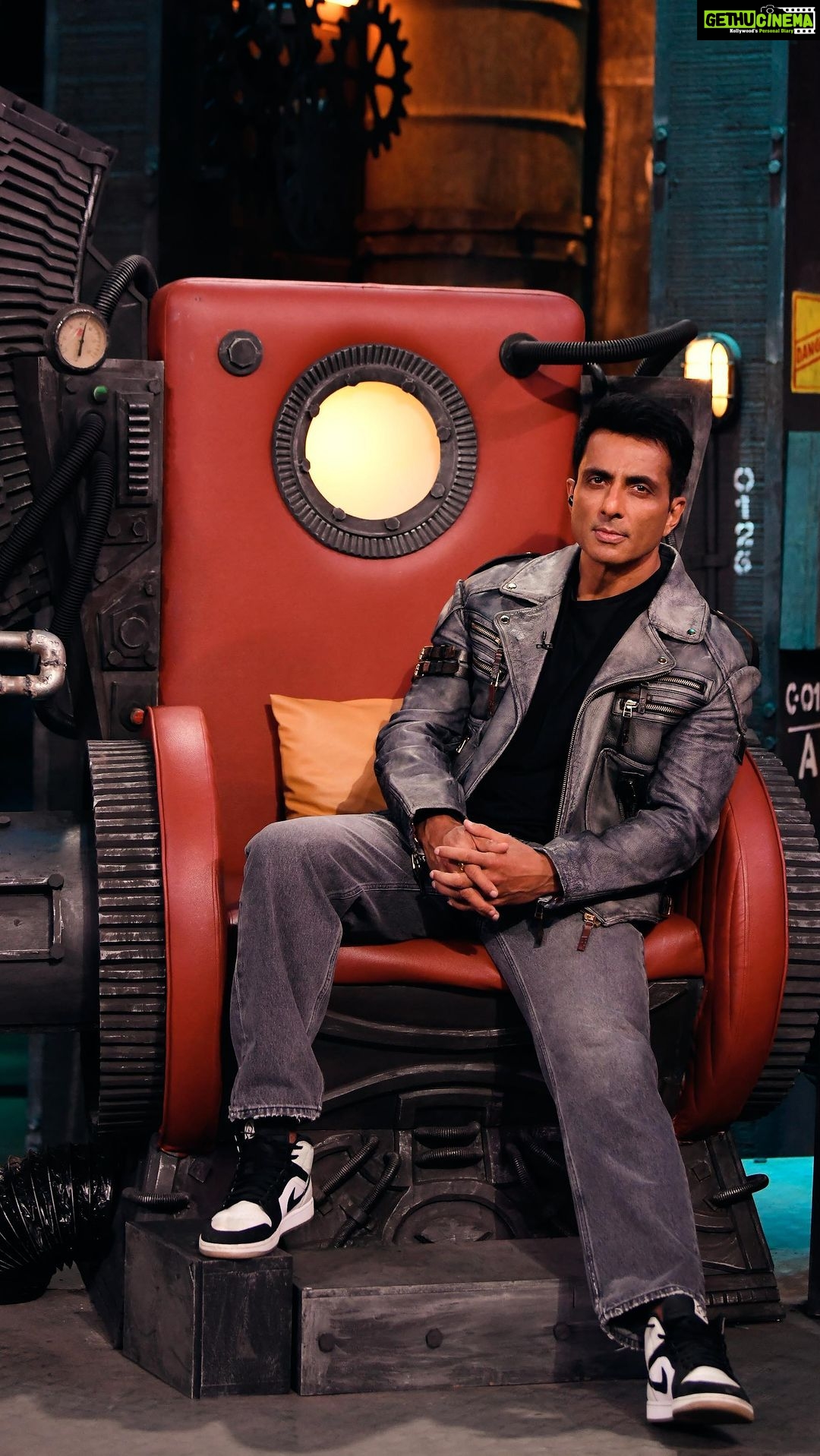 Sonu Sood Instagram - Roadies✊ 100 kaand honge lekin unpar 1 karm hi bohot bhaari padega 🔥 MTV Roadies - Karm Ya Kaand, co-powered by @wildstoneofficial , starts from 3rd June, every Sat & Sun at 7PM only on @mtvindia & @officialjiocinema #MTVRoadies #MTVRoadies19 #KarmYaKaand #RoadiesAuditions #MTVRoadiesAuditions #RoadiesKarmYaKaand @mtvroadies @vedishnaidu_photography @ankitamane11