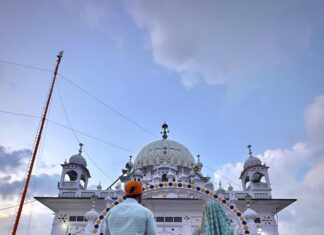 Sonu Sood Instagram - Beautiful first day for ‘Fateh’ 🙏❤️ @sonu_sood @jyot10 @vaibhavmisra23 @zeestudiosofficial @shaktisagarprod @shaanmu @marcepedrozo @sam_debroy @gopikagulwadi