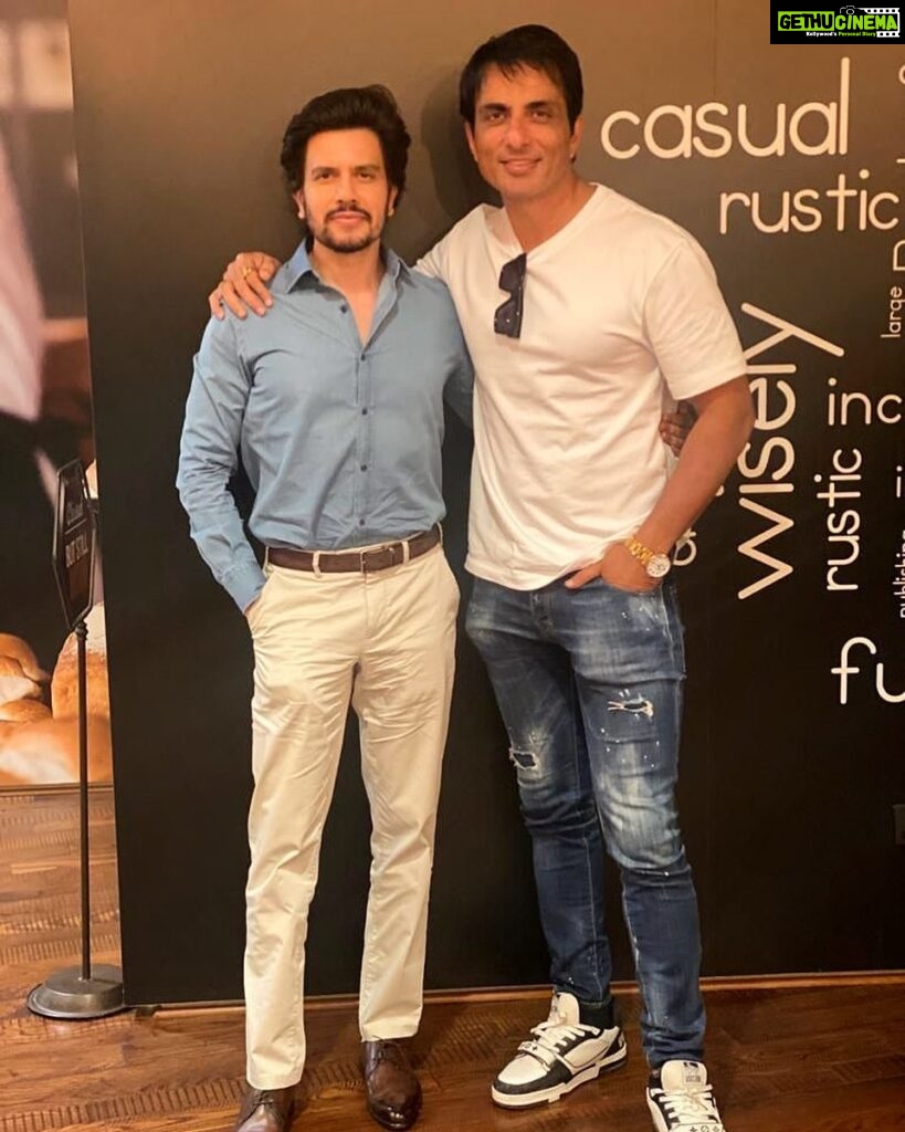 Sonu Sood Instagram - Many many happy returns of the day mere bhai. May God grant all of your heart’s desires today and always. Happy birthday! @hothurshadabwahab ❤🤗