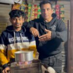 Sonu Sood Instagram - Coffee break ☕️ #supportsmallbusiness #chai #travel