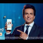 Sonu Sood Instagram - Don’t wait to get rich or famous to serve humanity; download UBlood app! Save lives. @ublood_com #UBloodfornewblood #blood #donor #savelives Download here- https://onelink.to/fb9ky7