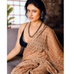 Sony Charishta Instagram - #🤎🤎 . . . . . . . . . . . . .@saicharanthejareddyphotography #explorepage #explore #viral #naturallight #sareelove #tamilactress #trending #actresshotpics #actresssexy #southactress #actressgallery #explorepage #mullu #saree #cottonsarees #cottonsilksaree #exploreeverything