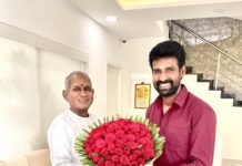 Soori Instagram - சற்று நேரமுன்பு.. "இசை"யை‌ சந்தித்து நன்றி கூறினேன்..ஆசி வாங்கினேன்.. இறைவனுக்கு நன்றி! ⁦‪⁦‪@ilaiyaraaja‬⁩ ⁦‪@rsinfotainment‬⁩ #viduthalai