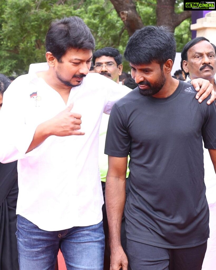 Soori Instagram - இனிய பிறந்தநாள் வாழ்த்துக்கள் @udhay_stalin பிரதர் 💐 மேலும் மேலும் பல உயரங்களை தொடுவதற்கு நல்வாழ்த்துக்கள்❤️ #hbdudhayanidhistalin