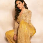 Sophie Choudry Instagram - Chandni Raatein🌙 The last pic is my fave🧡 #eidmubarak Outfit @ritikamirchandani Jewels @farahkhanworld HMU @ambereenyusuf 📸 @visualaffairs_va Self styled #eidoutfit #motherdaughter #indianoutfit #eidnights #aboutlastnight #desigirl #sophiechoudry #beautyinspo #hairgoals
