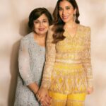 Sophie Choudry Instagram - Chandni Raatein🌙 The last pic is my fave🧡 #eidmubarak Outfit @ritikamirchandani Jewels @farahkhanworld HMU @ambereenyusuf 📸 @visualaffairs_va Self styled #eidoutfit #motherdaughter #indianoutfit #eidnights #aboutlastnight #desigirl #sophiechoudry #beautyinspo #hairgoals
