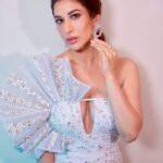 Sophie Choudry Instagram - Feeling Bluetiful💙 #helloawards #HHOF @hellomagindia #host Outfit - @shivaniawastyofficial Earrings - @farahkhanworld Rings - @karishma.joolry Styled by - @anushree_sardesai HMU @harryrajput64 📸 @boomstastudio @denyrajput #host #hhof2023 #redcarpetfashion #styleinspo #beautyinspo #hairstyles #sophiechoudry
