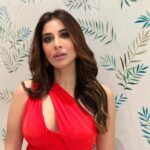 Sophie Choudry Instagram - Red. A never ending love affair❤️ HMU @tush_91 @sheetal_f_khan Styling Me #reddress #eventdiaries #giglife #styleinspo #redhot #sophiechoudry