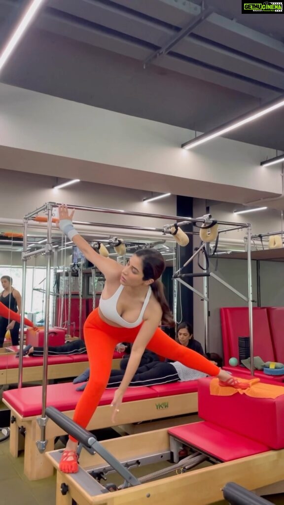 Sophie Choudry Instagram - FIT is the new Skinny. FIT is sexy🙌🏼 Please don’t fall for trending toxic methods or fad diets because nothing is more important than your health; physical & mental💜 #worldhealthday #fitnessmotivation #pilates #pilatesgirl #reformer #fitisthenewskinny #sophiechoudry #yasminkarachiwala