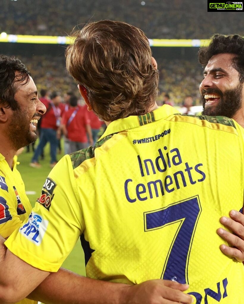 Sophie Choudry Instagram - What an absolutely EPIC IPL Final!!! Two of the best teams, two of the best captains and two of the best guys leading a bunch of incredibly talented players!!! Mahi and Hardik you are both so special!! Everyone played with such heart!! Huge congrats CSK ; Jaduuu you beauty, Rahane, Conway, Dube, all of you!! And GT cannot wait to see you back next year!! Truly Insane talent!!! And looks like Mahi will be back for another too❤️🤞🏼🤞🏼 #ipl #ipl2023 #iplfinal #csk #chennaisuperkings #gt #gujarattitans #mahi #dhoni #hardikpandya Pic credits to the respective teams