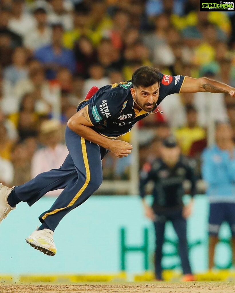 Sophie Choudry Instagram - What an absolutely EPIC IPL Final!!! Two of the best teams, two of the best captains and two of the best guys leading a bunch of incredibly talented players!!! Mahi and Hardik you are both so special!! Everyone played with such heart!! Huge congrats CSK ; Jaduuu you beauty, Rahane, Conway, Dube, all of you!! And GT cannot wait to see you back next year!! Truly Insane talent!!! And looks like Mahi will be back for another too❤️🤞🏼🤞🏼 #ipl #ipl2023 #iplfinal #csk #chennaisuperkings #gt #gujarattitans #mahi #dhoni #hardikpandya Pic credits to the respective teams