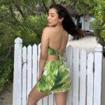Sophie Choudry Instagram - Never stop be-leafing 🍃💚 #selflove #summervibes #somewherespecial Dress @julyissue_online Necklace @since1988.in @tanimakhosla #positivevibesonly #nature #naturalbeauty #nofilterneeded #green #sophiechoudry #traveldiaries #leaf