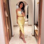 Sophie Choudry Instagram - Relax. Refresh. Recharge🏝️🌊 🐚 #photodump #beachlife @fairmont.maldives @fairmonthotels Styling. @tanimakhosla Partner in crime @ambereenyusuf #fairmontmaldives #fairmonthotels @travelscapes_vm #mondayblues #beachbabe #maldives #vacaymode #feelslikesummer #beachlife #sophiechoudry #sunset #reset #breathe #ocean #gratitude #bikini #holidaystyle Fairmont Maldives, Sirru Fen Fushi