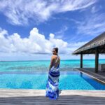 Sophie Choudry Instagram – Feelin Bluetiful🩵🌊

Paneyo @shivanandnarresh 
Earrings @gaiatreelabel 
@tanimakhosla @ambereenyusuf 

@fairmont.maldives 
@fairmonthotels #fairmontmaldives #fairmonthotels  @travelscapes_vm 

#ocean #blue #watervilla #beachbabe #maldives #vacaymode #feelslikesummer #beachlife #sophiechoudry #holidaylook #styleinspo Fairmont Maldives, Sirru Fen Fushi