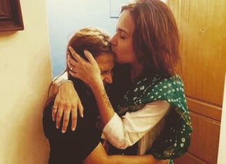 Soundarya Rajinikanth Instagram - #ThrowbackPicture #SisterLove 😘😘🤗 ... and yes I’m taller 😛😉😀
