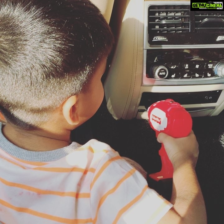 Soundarya Rajinikanth Instagram - Our very own lil mechanic #Ved fixing the car ❤️🤗 🧰👨‍🔧😍😘 #ChildrenGrowUpSoSoon #LoveBeingMommy #Blessed #Grateful #ThankYouGod