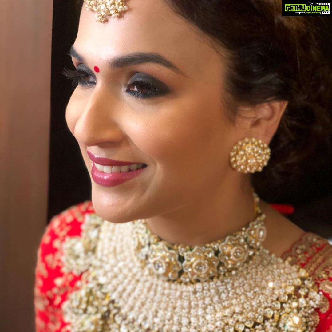 Soundarya Rajinikanth Instagram - Itβs never too late to thank you for making me feel like a royal princess on my wedding evening sir ππ»ππ»ππ»β€οΈ thank u so very much