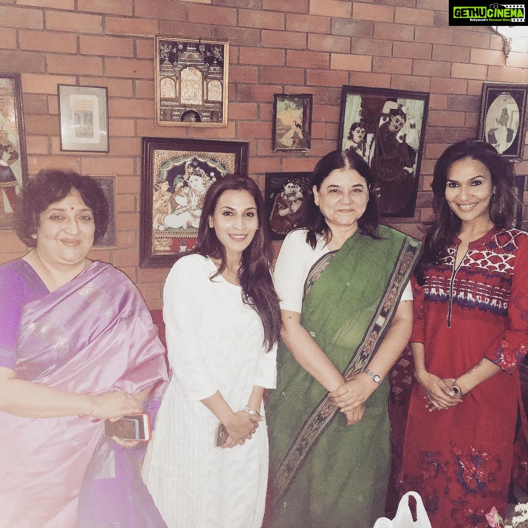 Soundarya Rajinikanth Instagram - Thank you honourable Minister for taking time off your busy schedule for us today #ProjectAbhayam #CareForChildren #ALathaRajinikanthInitiative