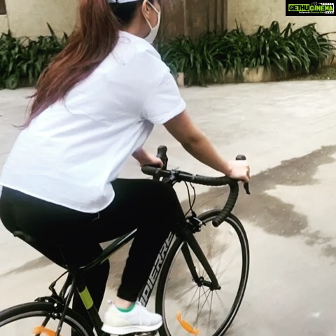 Soundarya Rajinikanth Instagram - Ending 2020 with a new found activity to practice.. loving it !! Bitten by that cycling bug, finally !! @aishwaryaa_r_dhanush will join the professional you soon 🚴❤️😀💪🏻 #Cycling #ByeBye2020 #WaitingFor2021