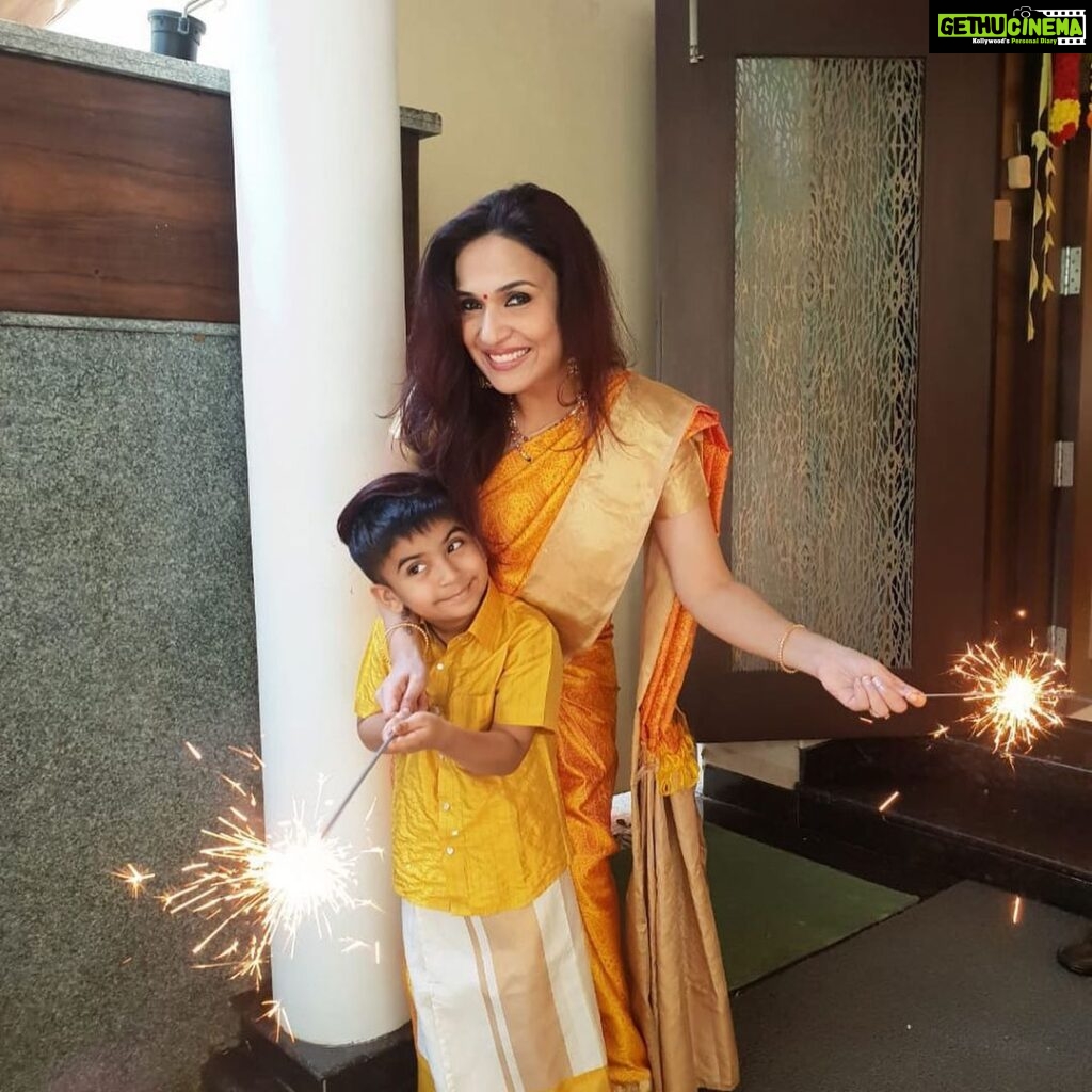 Soundarya Rajinikanth Instagram - Wishing everyone a very safe and Happy Diwali 🪔💫🌟 from our family to yours ❤❤❤ Spread love and positivity .. Trust and surrender to the almighty !!!! 😇🙏🏻😇🌟 gods and gurus will always bless us #StaySafe #BeResponsible #GoCorona 🙏🏻🙏🏻😇😇