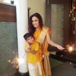 Soundarya Rajinikanth Instagram – Wishing everyone a very safe and Happy Diwali 🪔💫🌟 from our family to yours ❤️❤️❤️ Spread love and positivity .. Trust and surrender to the almighty !!!! 😇🙏🏻😇🌟 gods and gurus will always bless us #StaySafe #BeResponsible #GoCorona 🙏🏻🙏🏻😇😇