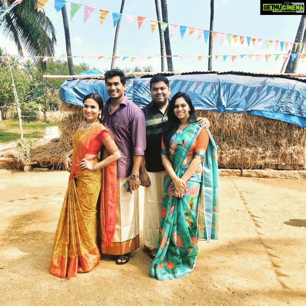 Soundarya Rajinikanth Instagram - ‪Our #Pongal with family in #Sulur 😊😇 #VedVishaganSoundarya #MyFamily 🤗❤️ ‬