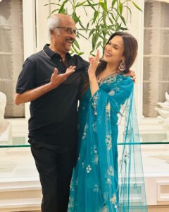 Soundarya Rajinikanth Instagram - Mumbai with appa dearest .. at aunty Nita Ambani s cultural center opening night !!! New look semma thalaiva 🤩🤩🤩🖤💙🖤 💙#ThalaivarNewLook