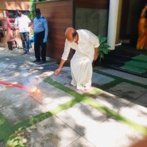 Soundarya Rajinikanth Instagram - Wishing everyone a very safe and Happy Diwali 🪔💫🌟 from our family to yours ❤️❤️❤️ Spread love and positivity .. Trust and surrender to the almighty !!!! 😇🙏🏻😇🌟 gods and gurus will always bless us #StaySafe #BeResponsible #GoCorona 🙏🏻🙏🏻😇😇