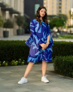 Sowmya Menon Instagram - Attract what you expect. Reflect what you desire. Become what you respect. And mirror what you admire👸❤

👗 @amazebyashiyajesel
📷 @cool_clicks_dxb 
💄 @alsaa_beauty 

#skr #swagstyle #dubaishoot #actorslife