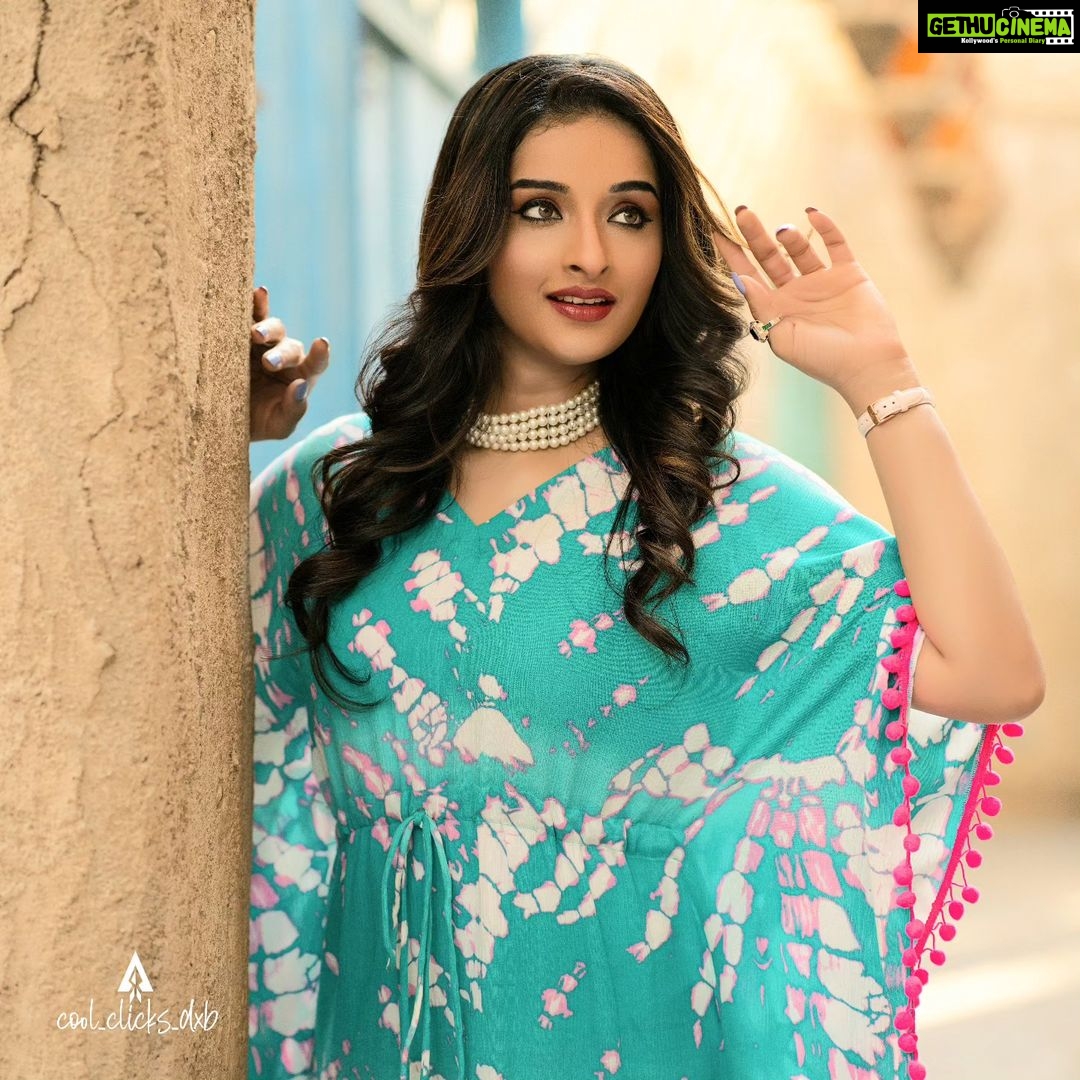 Sowmya Menon - 12.9K Likes - "Enchantress" 🦋👸🦋
👗 @amazebyashiyajesel
📷 @cool_clicks_dxb
💄 @alsaa_beauty
#skr #actorslife #shootdays
