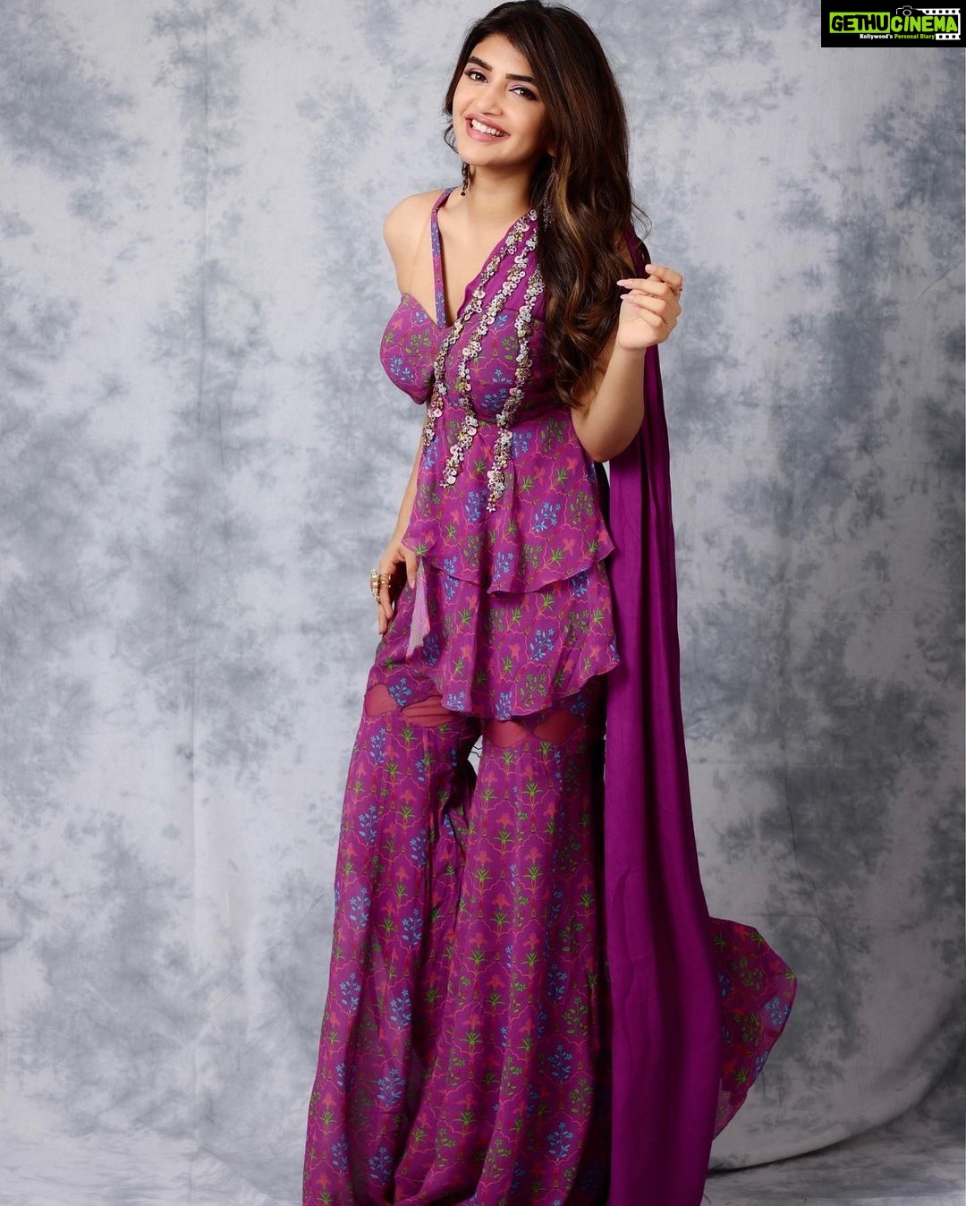 Sreeleela Instagram How first day of dhamaka promotions looked like💜