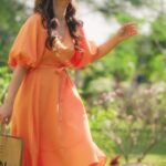 Sreeleela Instagram - ಹೊಸ ವರ್ಷ ಅಂದ್ರೆ ಏನಾದರೂ ಹೊಸದಾಗಿ ಪ್ರಾರಂಭ ಮಾಡಬೇಕು ಅಂತ !ಹಾಗಿದ್ರೆ ಯಾಕೆ ನಾವು ನಮ್ಮ ತ್ವಚೆಗೆ ಹೊಸ್ದಾಗಿ ಏನಾದರೂ ಶುರು ಮಾಡಬಾರದು? It’s new news and it’s just amazing! Presenting the all new santoor 😍 ಇದರಲ್ಲಿ ಎಕ್ಸ್ಟ್ರಾ ಮಾಯ್ಶ್ಚರೈಸರ್ ತುಂಬಿರುತ್ತೆ ಹಾಗಾಗಿ ಒಣ ತ್ವಚೆ ಬಾಯ್ ಬಾಯ್ ಹೇಳ್ಬೋದು ಇದರ ಫ್ರೇಗ್ರೆನ್ಸ್ ಸಕ್ಕತ್ತಾಗಿದೆ ನನಗಂತೂ ತುಂಬಾನೇ ಇಷ್ಟ ಆಯ್ತು ಮತ್ತೆ ತಡ ಯಾಕೆ ಹೋಗಿ ಬೇಗ ಖರೀದಿ ಮಾಡಿ all new santoor ಆಮೇಲೆ ನನಗೆ ಥ್ಯಾಂಕ್ಸ್ ಹೇಳಿದ್ರಾಯ್ತು 😉 #santoor #moisturization #fragrance
