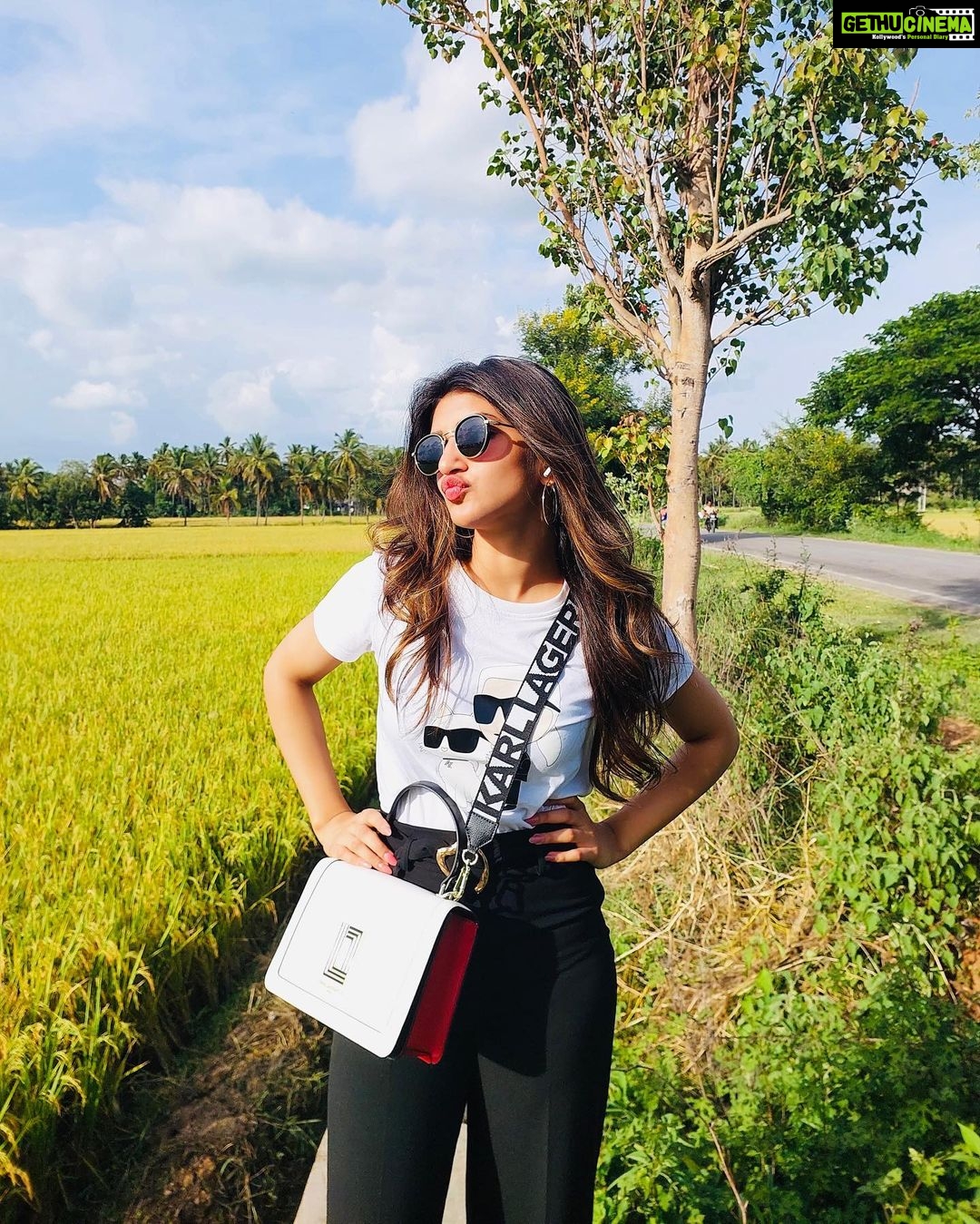 Sreeleela Instagram - A little of what Iβve been upto lately ππ«Άπ»β¨ 1 & 2 - Monkeying around Mysore π 3 - I saw fishes π₯° 4- posing :P Mysore, Karnataka