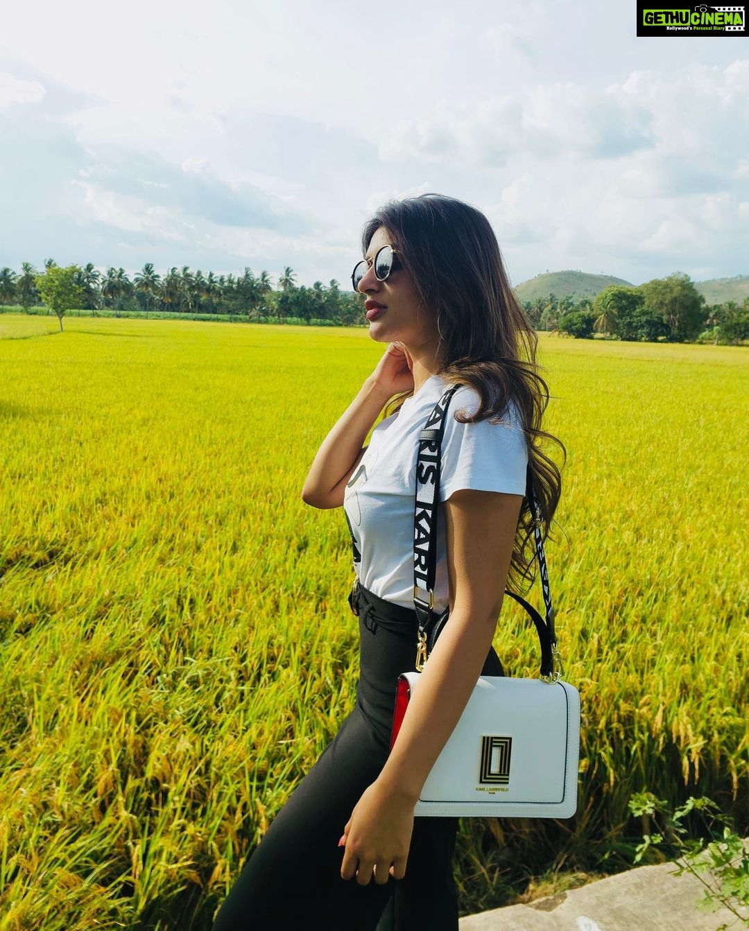 Sreeleela Instagram - A little of what Iβve been upto lately ππ«Άπ»β¨ 1 & 2 - Monkeying around Mysore π 3 - I saw fishes π₯° 4- posing :P Mysore, Karnataka