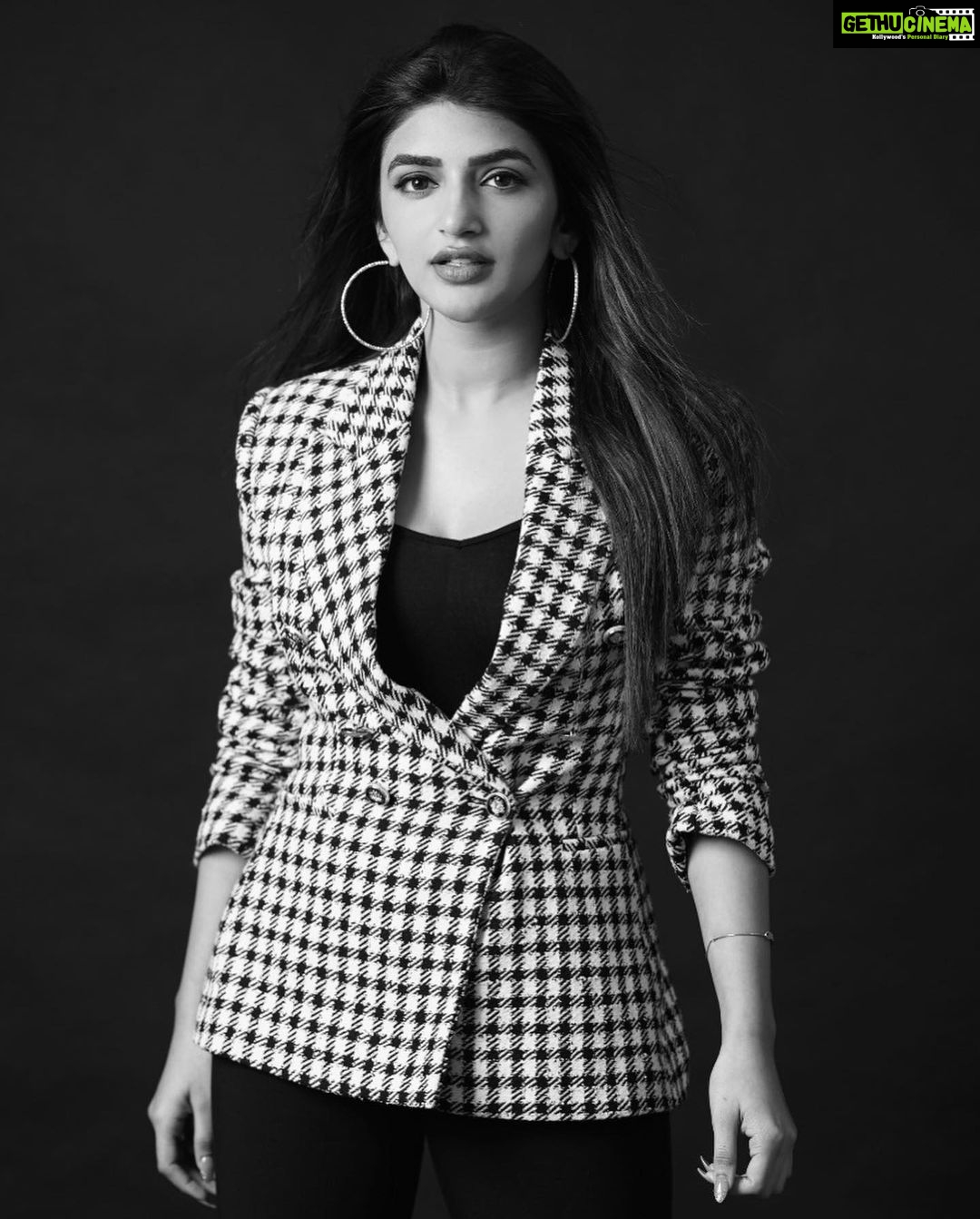 Sreeleela Instagram - FACE YOUR FEARS Because Fear is reaction and Courage is decision.❤️🔥