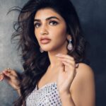 Sreeleela Instagram - 💜 MINDSET is what separates the BEST from the REST 💜 . . . . . . . . Styled by : @rashmitathapa Wearing : @surbhiguptaofficial Jewelry : @houseofqc Juttis : @geethikakanumilli Styling Team : @aishwarya128 Shot By : @nikkhil_bareli