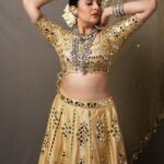 Sreemukhi Instagram - BB JODI ✨ Finale ✨ Stylist @greeshma_krishna.k Styling assistant @stephen_styles_ Outfit @srivichowdary Jewellery @goyazsilverjewellery PC @epics_by_pradeep Makeup @nookesh.malla Hair @mahesh_ravulapalli #BBJodi #BBJodifinale #sreemukhi
