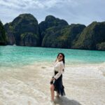 Sreemukhi Instagram - Maya bay! ❤️🧿 #sreemukhi #mayabay #thailand #phuket #birthday #beach #love #life Skirt @alankaar_artstudio