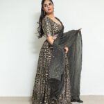 Sreemukhi Instagram - 🍀✨ Outfit @gummadidalashashi.label Makeup @nookesh.malla Hair @mahesh_ravulapalli PC @chinthuu_klicks #sreemukhi #green
