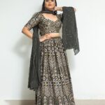 Sreemukhi Instagram - 🍀✨ Outfit @gummadidalashashi.label Makeup @nookesh.malla Hair @mahesh_ravulapalli PC @chinthuu_klicks #sreemukhi #green