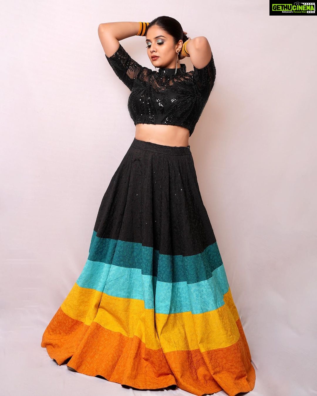 Sreemukhi Instagram - ASMP on @starmaa ✨ Styling @greeshma_krishna.k Outfit @laksha_creations PC @epics_by_pradeep Make up @nookesh.malla Hair @mahesh_ravulapalli #sreemukhi #aadivaaramwithstarmaaparivaaram #starmaa
