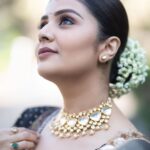 Sreemukhi Instagram - Happy Sunday loves! 🖤✨ Styling @greeshma_krishna.k Outfit @pattusareeswholesale Jewellery @pretty.jewelbox Make up @nookesh.malla Hair @mahesh_ravulapalli PC @chinthuu_klicks #sreemukhi #happysunday #styledbygkk