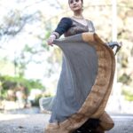 Sreemukhi Instagram - Happy Sunday loves! 🖤✨ Styling @greeshma_krishna.k Outfit @pattusareeswholesale Jewellery @pretty.jewelbox Make up @nookesh.malla Hair @mahesh_ravulapalli PC @chinthuu_klicks #sreemukhi #happysunday #styledbygkk