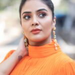 Sreemukhi Instagram - Oranges! ✨🧡 Outfit @gummadidalashashi.label Styling @greeshma_krishna.k Earrings @yuvi_collections Make up @nookesh.malla Hair @mahesh_ravulapalli PC @chinthuu_klicks #sreemukhi #oranges
