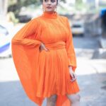 Sreemukhi Instagram - Oranges! ✨🧡 Outfit @gummadidalashashi.label Styling @greeshma_krishna.k Earrings @yuvi_collections Make up @nookesh.malla Hair @mahesh_ravulapalli PC @chinthuu_klicks #sreemukhi #oranges