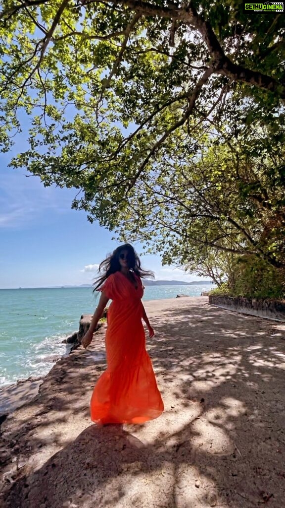 Sreemukhi Instagram - Krabi! ❤️🧿 And I just don’t want this trip to end! 🥹 #sreemukhi #krabi #thailand #beach #vibes #love #life Krabi Thailand