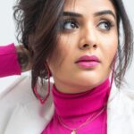 Sreemukhi Instagram - Pinks! ✨💕 Styled by @greeshma_krishna.k Style team @stephen_styles_ Makeup @nookesh.malla Hair @mahesh_ravulapalli PC @chinthuu_klicks #sreemukhi #starmaa #bbjodi #styledbygkk