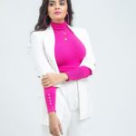 Sreemukhi Instagram - Pinks! ✨💕 Styled by @greeshma_krishna.k Style team @stephen_styles_ Makeup @nookesh.malla Hair @mahesh_ravulapalli PC @chinthuu_klicks #sreemukhi #starmaa #bbjodi #styledbygkk