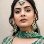 Sreemukhi Instagram - Aadivaaram with star maa parivaaram! ✨ On @starmaa every Sunday at 11 am! ✨ Stylist @greeshma_krishna.k Outfit @pattusareeswholesale Jewellery @pretty.jewelbox PC @rt__photography_rt Make up @nookesh.malla Hair @mahesh_ravulapalli #sreemukhi #starmaa #aadivaaramwithstarmaaparivaaram