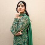 Sreemukhi Instagram - Aadivaaram with star maa parivaaram! ✨ On @starmaa every Sunday at 11 am! ✨ Stylist @greeshma_krishna.k Outfit @pattusareeswholesale Jewellery @pretty.jewelbox PC @rt__photography_rt Make up @nookesh.malla Hair @mahesh_ravulapalli #sreemukhi #starmaa #aadivaaramwithstarmaaparivaaram